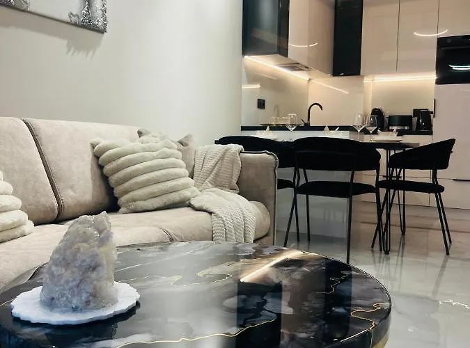 Crystal Luxury With Free Parking In Cracow For 4 Guests